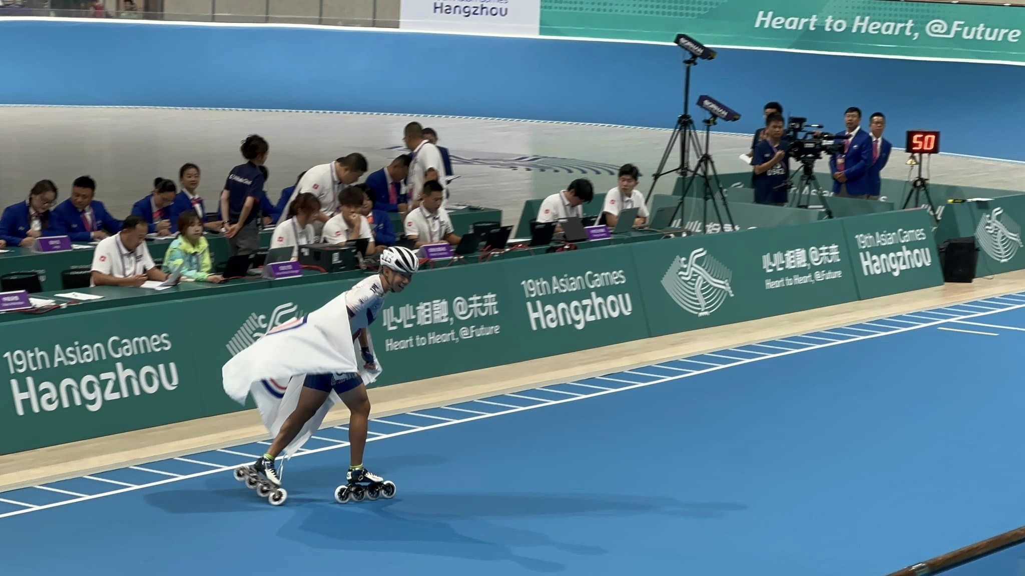 【杭州亞運】第6金來了！競速溜冰女子1萬公尺　施沛妤、楊合貞「金包銀」